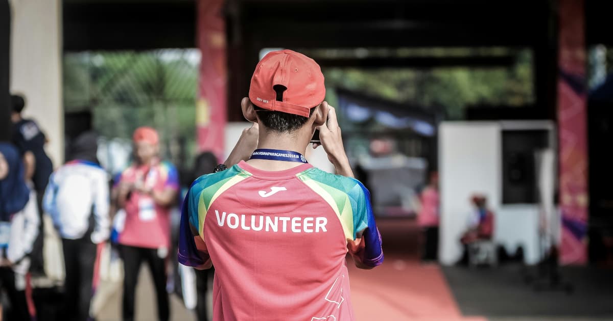 Hollywood Neighborhood Cleanup Promotes The Way to Happiness Booklet