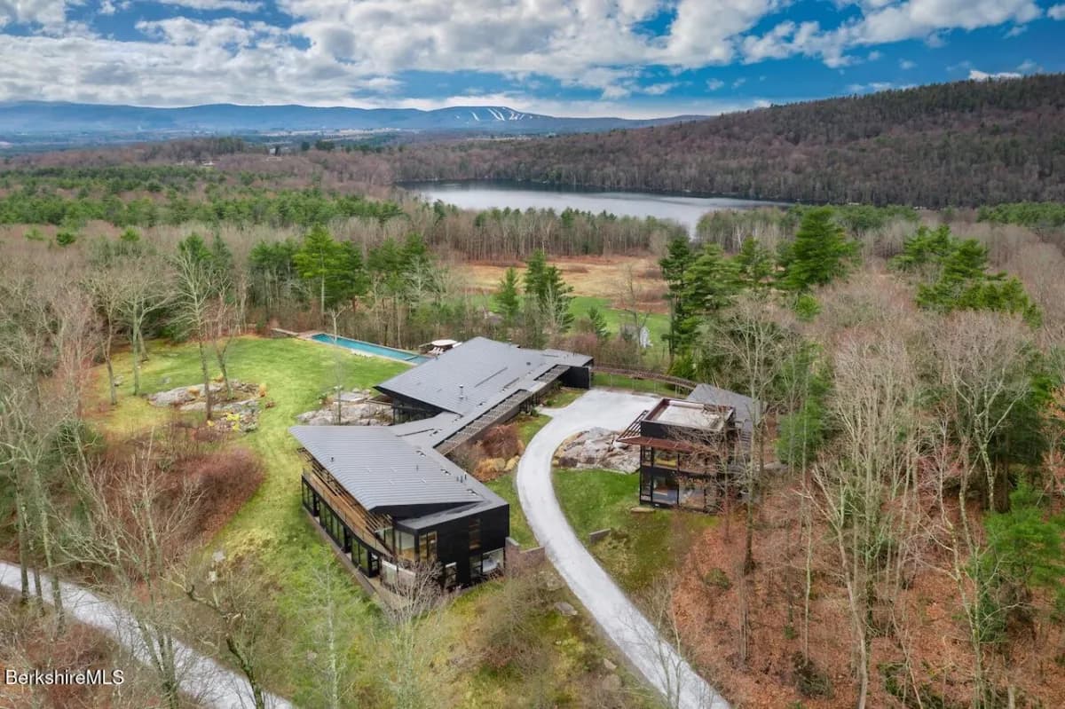 Multi-Generational Buyers Reshape Rural Real Estate Markets