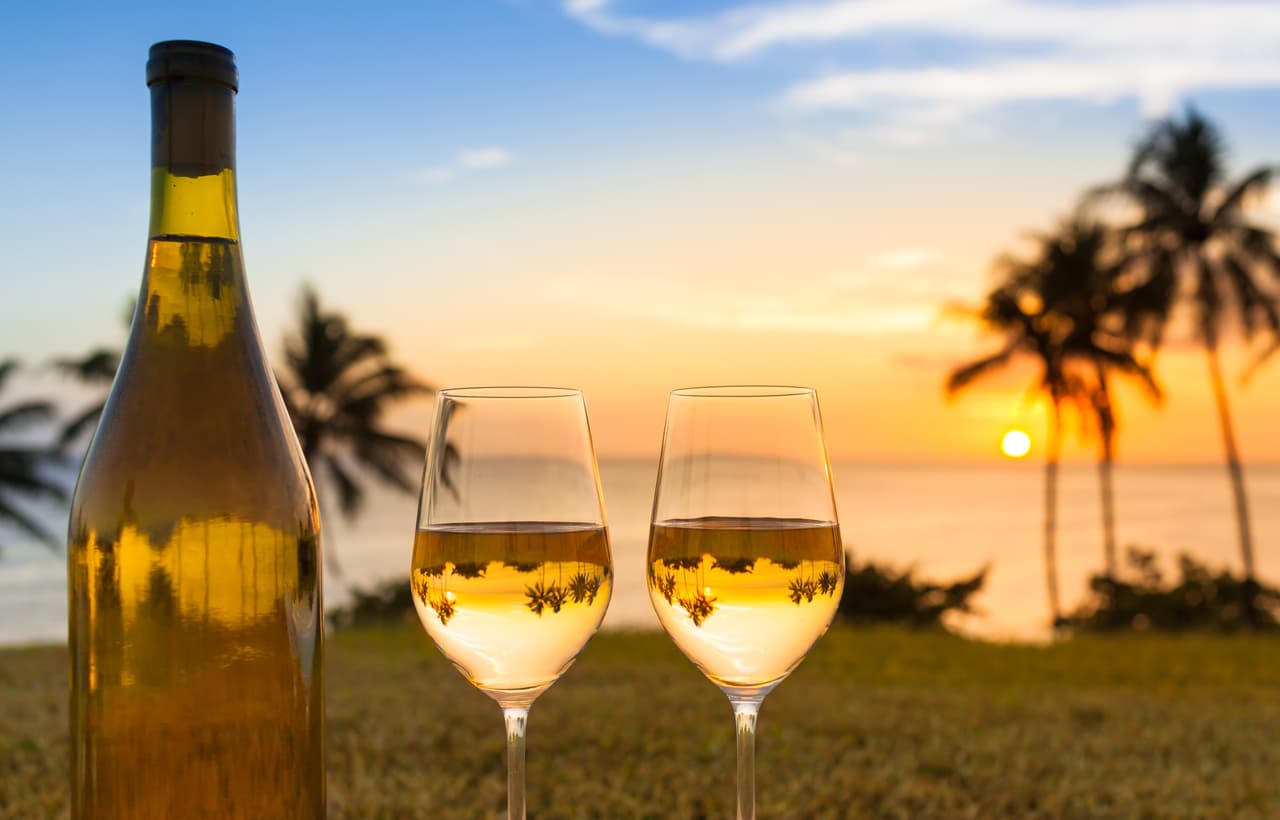 Why Dining Scene Matters for Luxury Homebuyers in Duck Key, Florida Keys