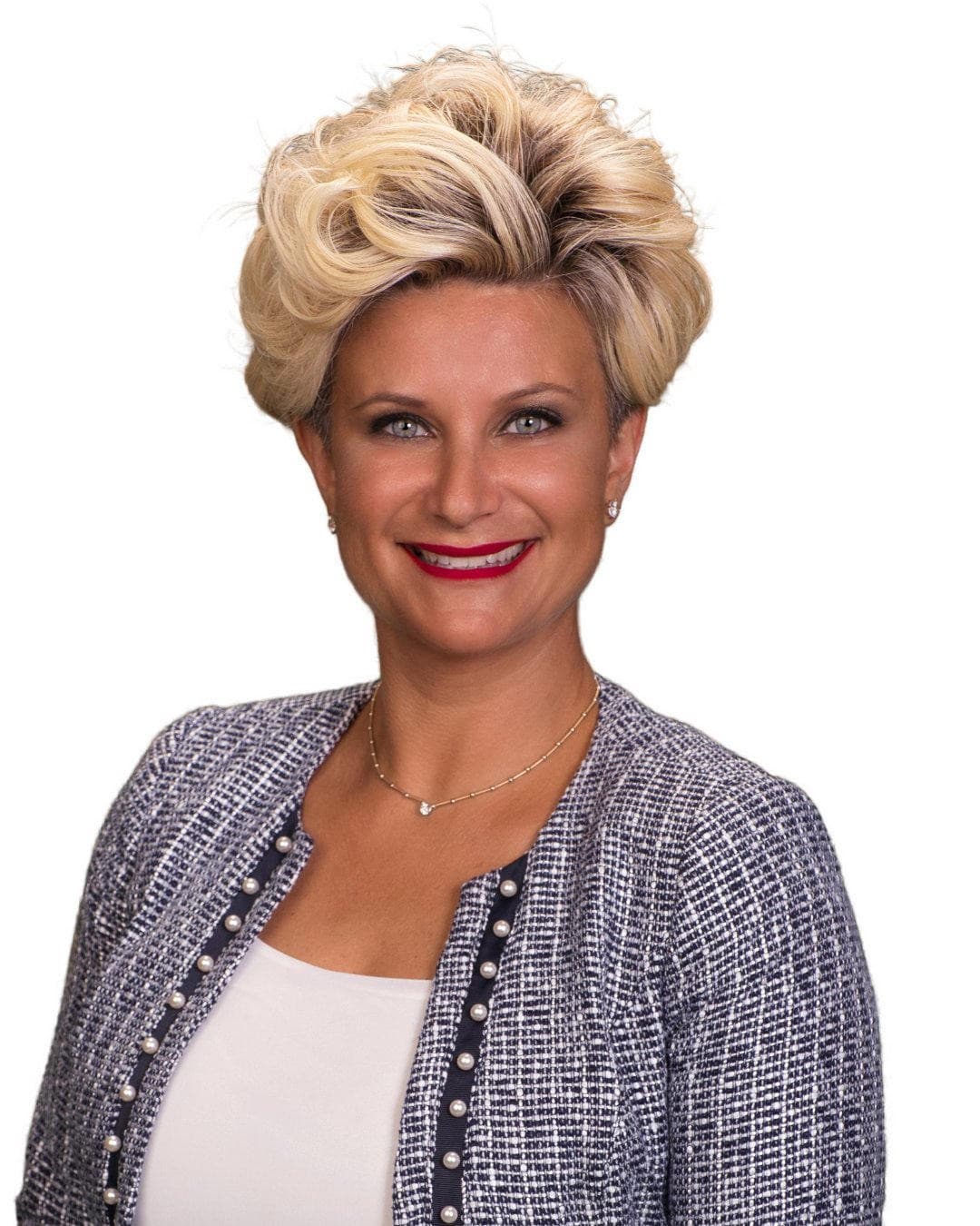 Lisa McAteer and McAteer & Will Estates Earn KW International Luxury Status and Top Rankings in Greater PA Region